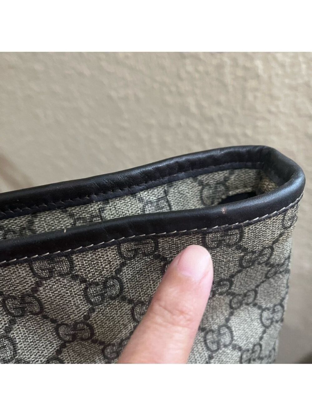 GUCCI GG SUPREME MONOGRAM TOTE - Picture 9 of 16